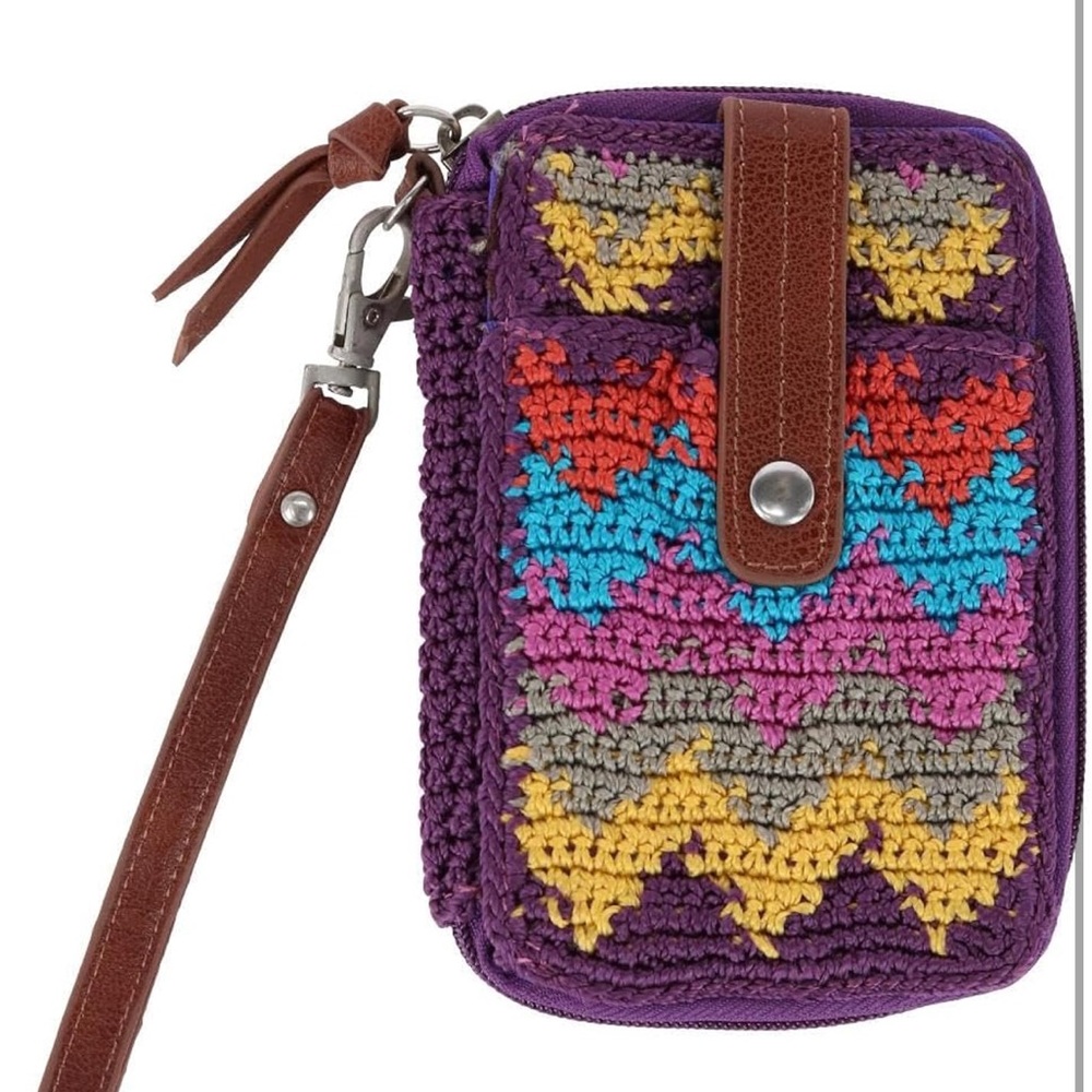 CTM Women's Zip Around Crocheted Clutch Wristlet